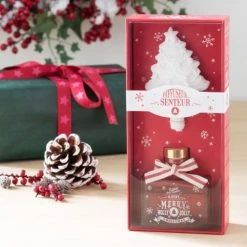 Budget 😍 Maisons Du Monde Accessoires De Décoration De Noël Coffret Diffuseur Sapin En Verre Rouge Et Blanc Parfum Pâtisserie 30 Ml 🌟 -Huiles essentielles || Lanternes || Diffuseurs de parfums Soldes coffret diffuseur sapin en verre rouge et blanc parfum patisserie 30 ml 1000 13 13 162414 4