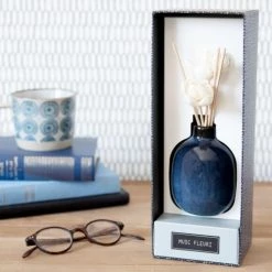 Meilleur prix 🛒 Maisons Du Monde Senteurs Diffuseur En Céramique Bleue Ornements Fleurs 100 ML 💯 -Huiles essentielles || Lanternes || Diffuseurs de parfums Soldes diffuseur en ceramique bleue ornements fleurs 100 ml 1000 12 22 208466 2
