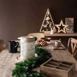 Offres ✔️ Maisons Du Monde Lanternes Lanterne En Métal Ajouré Et Paulownia ✨ -Huiles essentielles || Lanternes || Diffuseurs de parfums Soldes lanterne en metal ajoure et paulownia 1000 5 19 204158 3