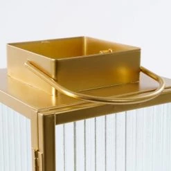 Meilleur prix 🎁 Mica Decorations Lanternes Lanterne En Métal Doré H28 🎁 -Huiles essentielles || Lanternes || Diffuseurs de parfums Soldes lanterne en metal dore h28 2